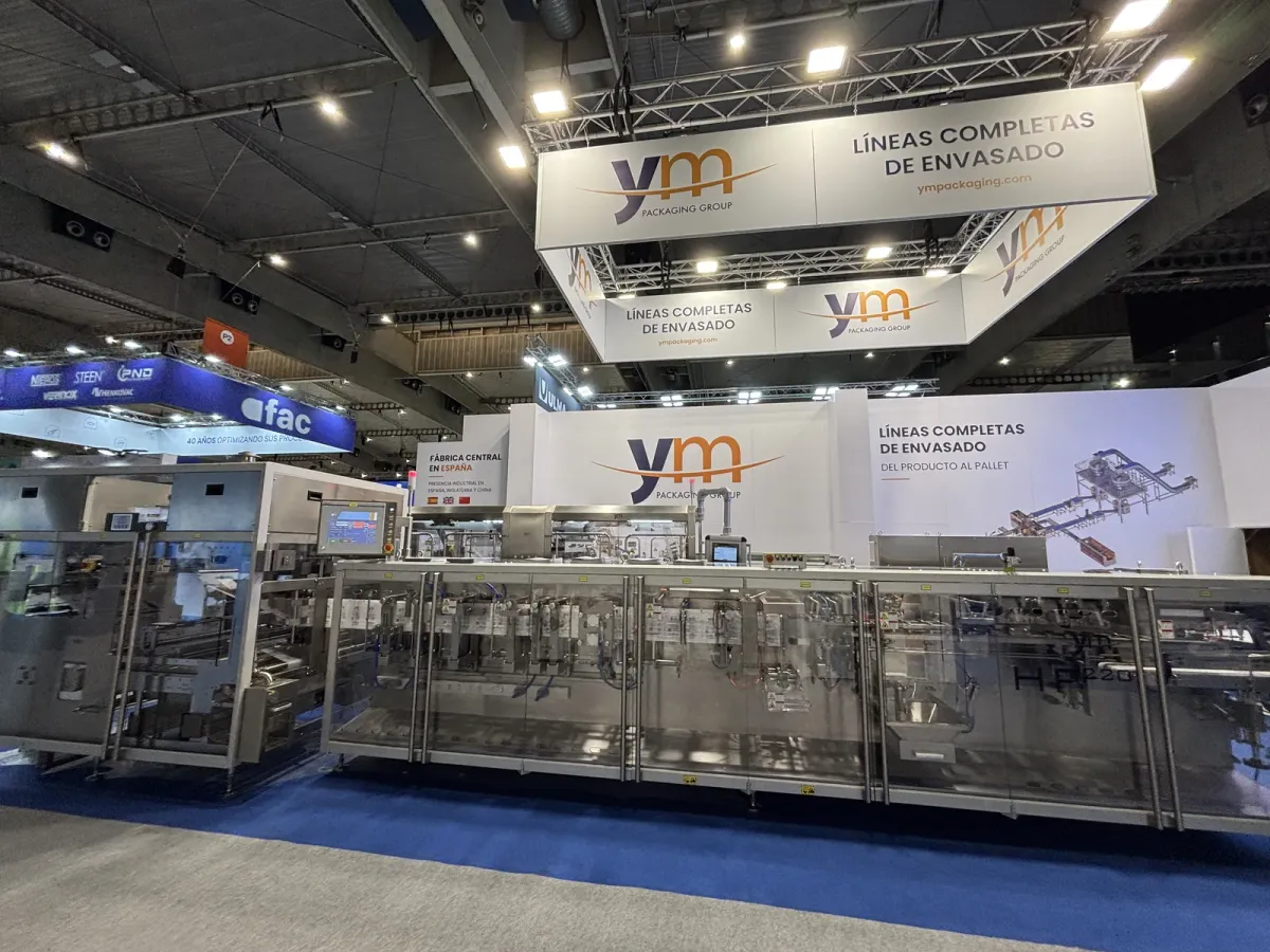 Envasadora horizontal HF220 en el stand de YM Packaging en FoodTech