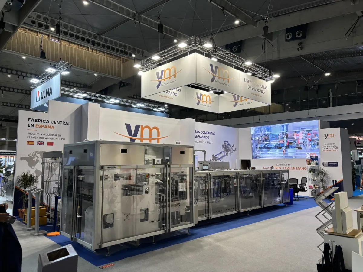Equipo de YM Packaging en su stand de Alimentaria FoodTech 2026