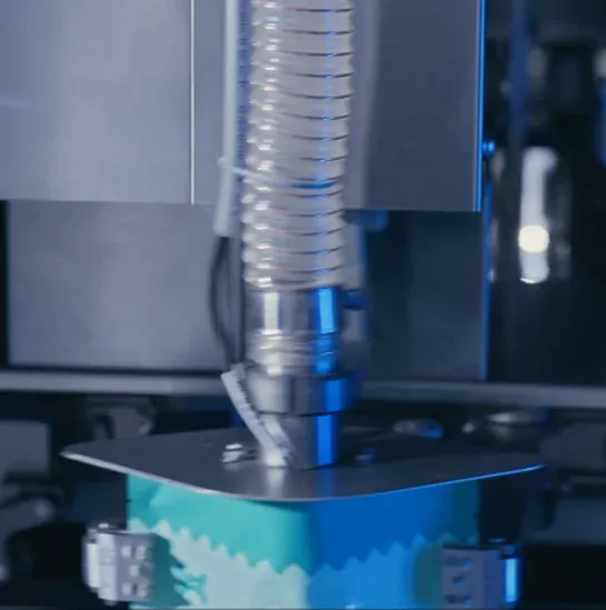 Filling nozzle with a flexible duct over the pouch