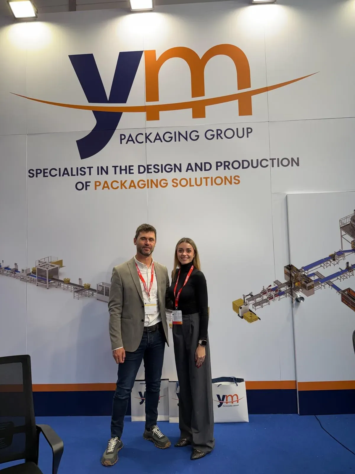 Equipo de YM Packaging en su stand de interpack 2026